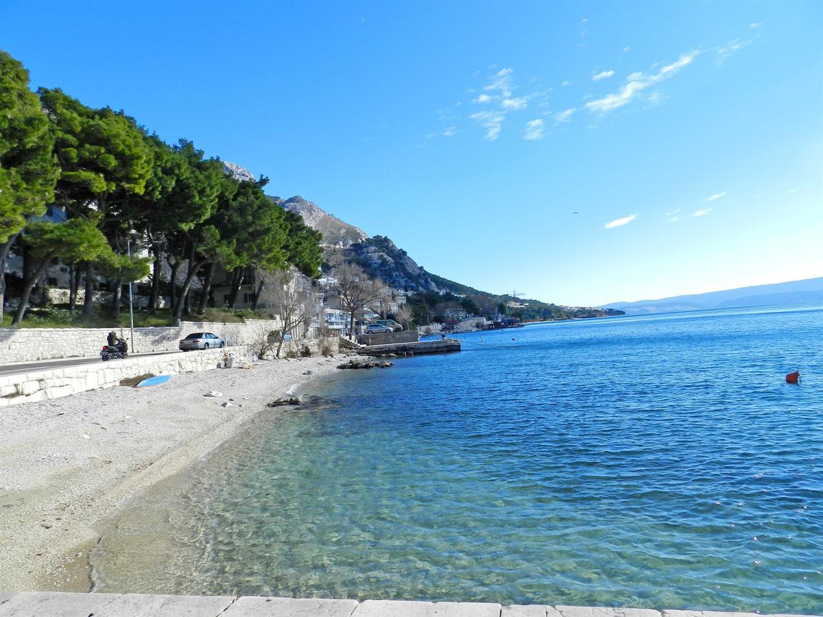 Apartments Zecic Omis Bagian luar foto